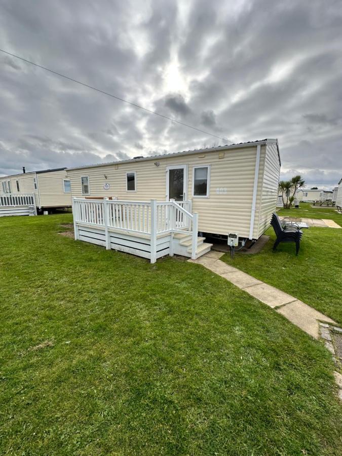 Hotel 6 Berth Caravan On Marine Holiday Park Rhyl Esterno foto