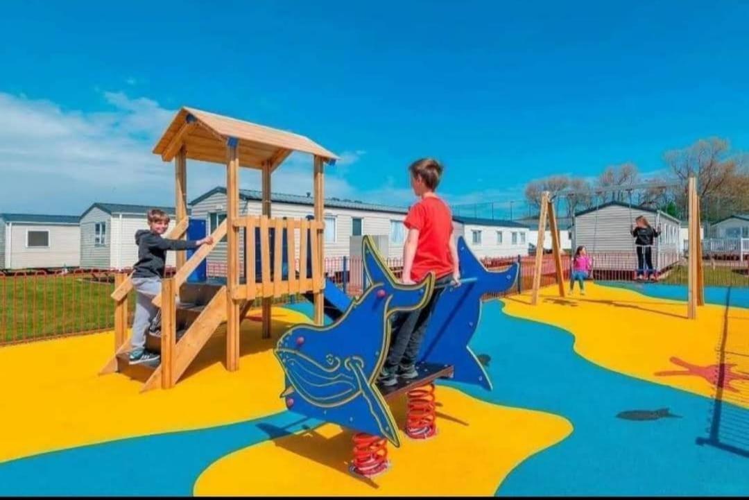 Hotel 6 Berth Caravan On Marine Holiday Park Rhyl Esterno foto