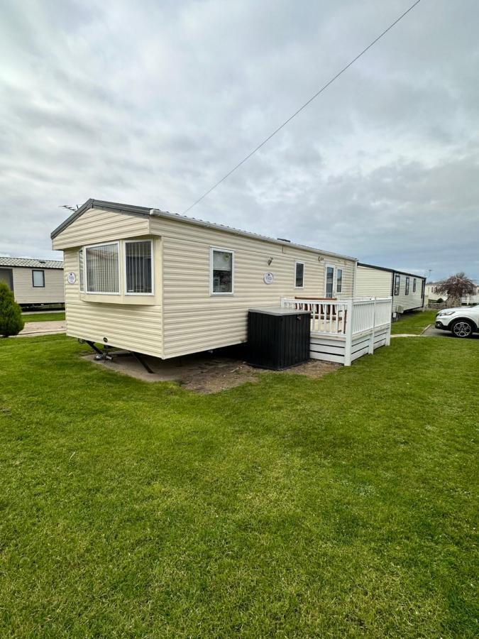 Hotel 6 Berth Caravan On Marine Holiday Park Rhyl Esterno foto