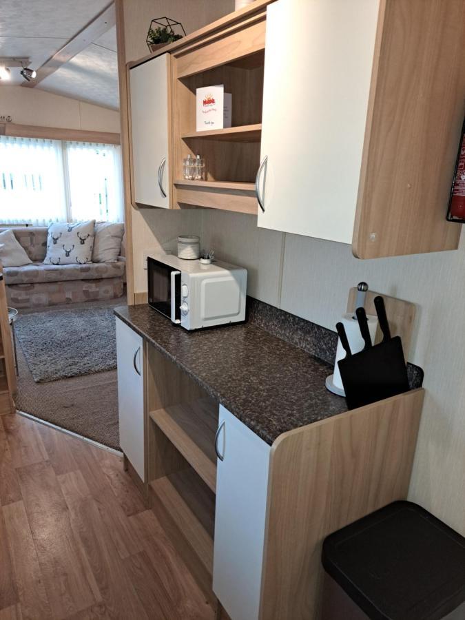 Hotel 6 Berth Caravan On Marine Holiday Park Rhyl Esterno foto